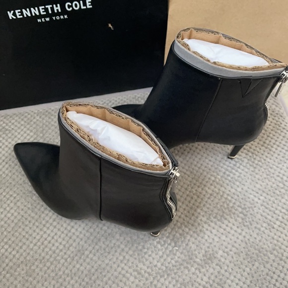 KENNETH COLE BOOTS - Picture 10 of 11